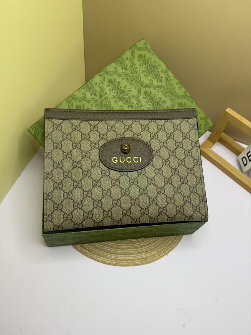 Monogram Canvas Men's Clutch Pouch | Luxury Designer-Style Zip Pouch with Gift Box | حقيبة كلاتش رجالي مونوغرام